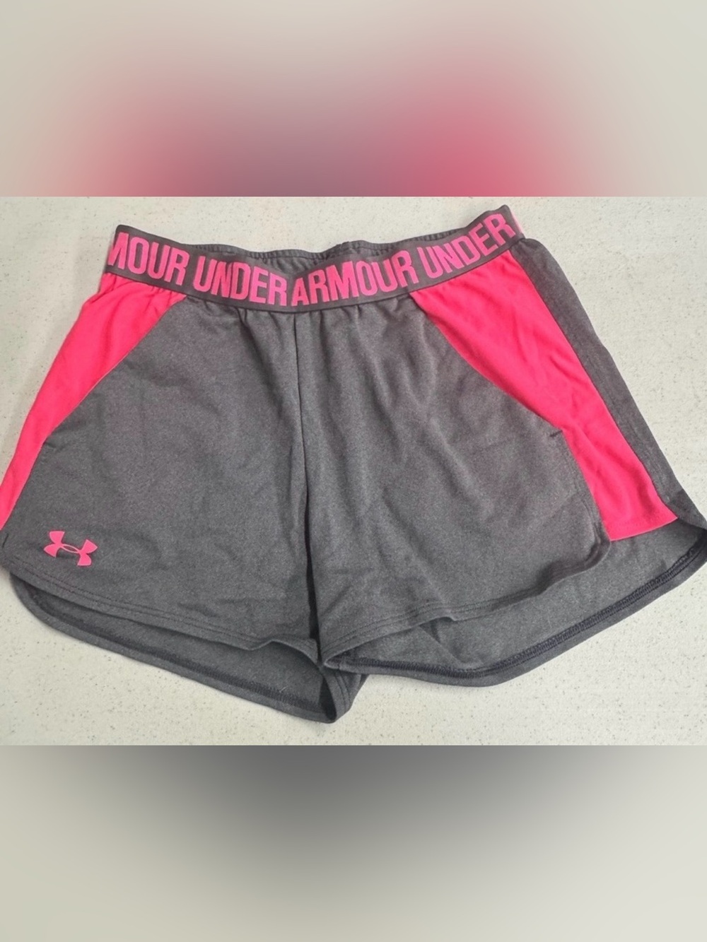 Under Armour Women's Athletic Shorts in Gray and Pink Sz M - Picture 2 of 3